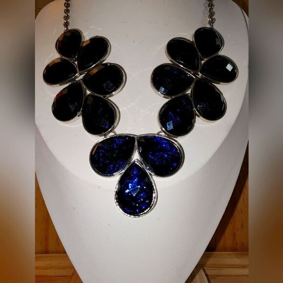 Vintage Elegant Blue and Silver Statement Necklace EUC - Picture 1 of 5
